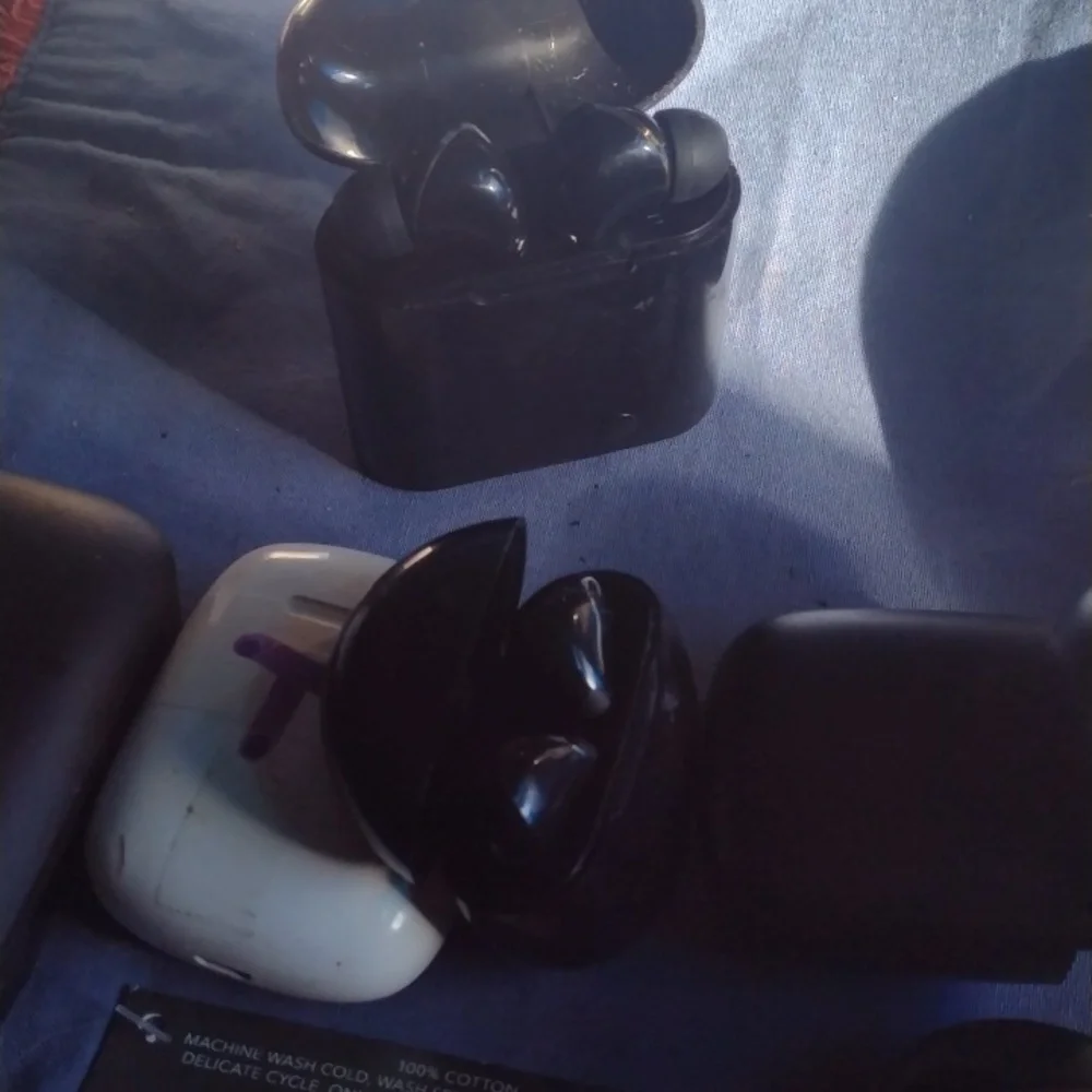 Wireless Earbuds(6) with Charging Case - Black